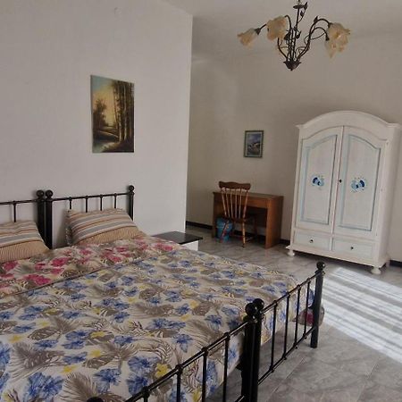 Bed and Breakfast Casa Gato Gordo Ассемини Экстерьер фото